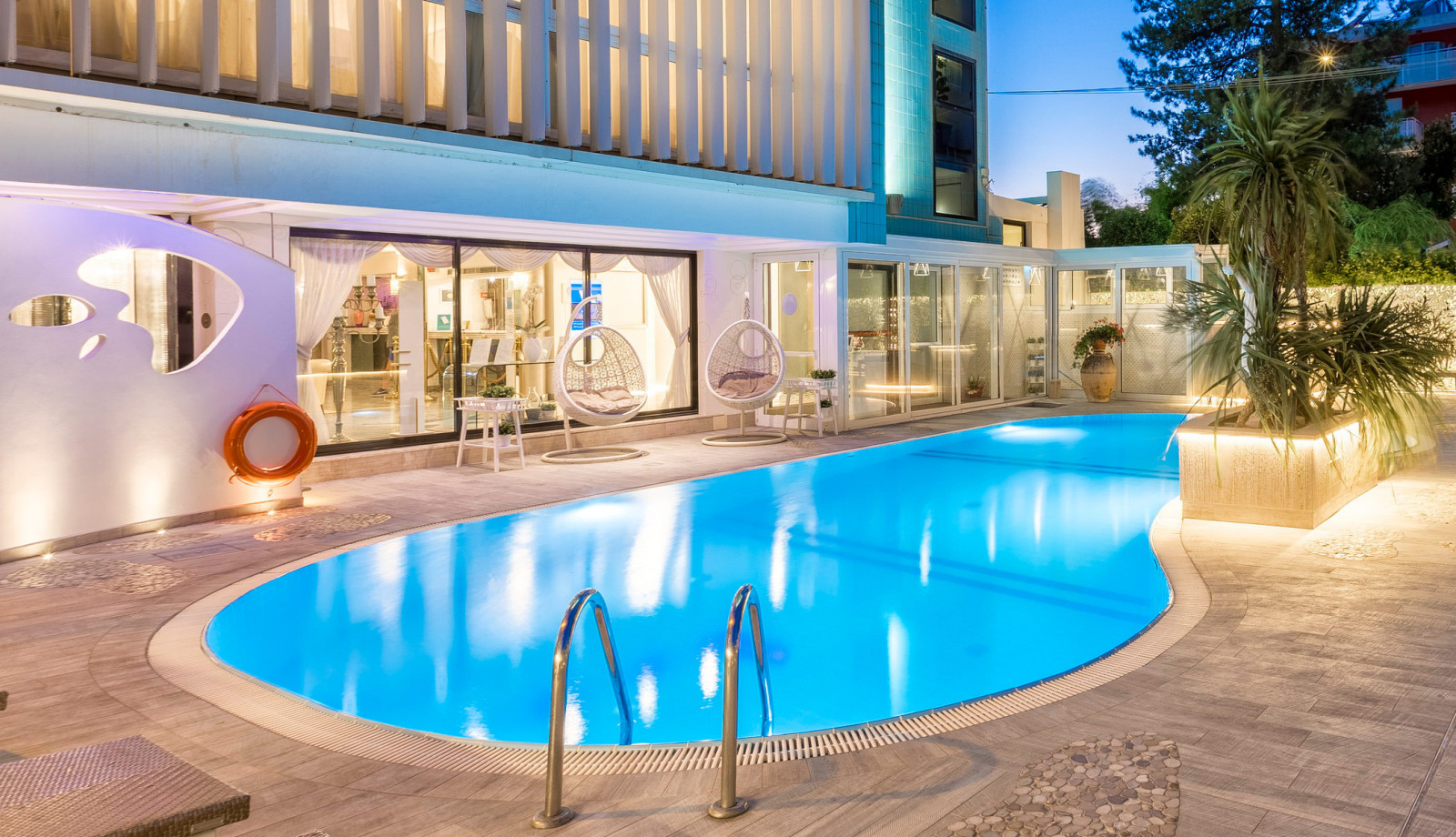 media.piscina_2000x1330