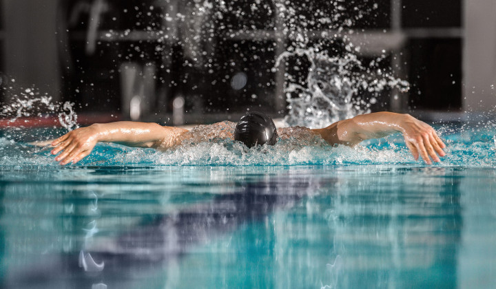 media.hotel-feldberg-riccione-nuoto